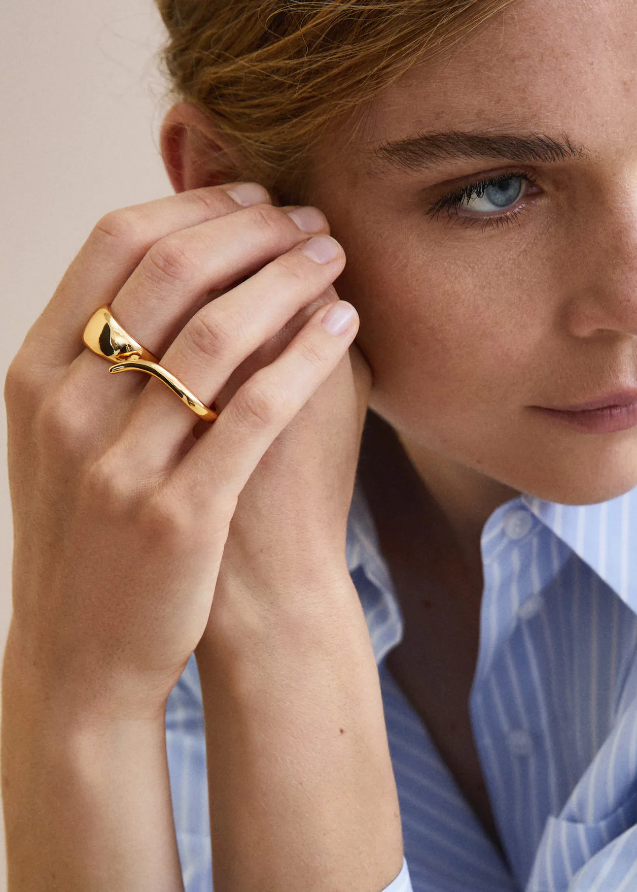 Sculptural Gold Swirl Stud - Image 2